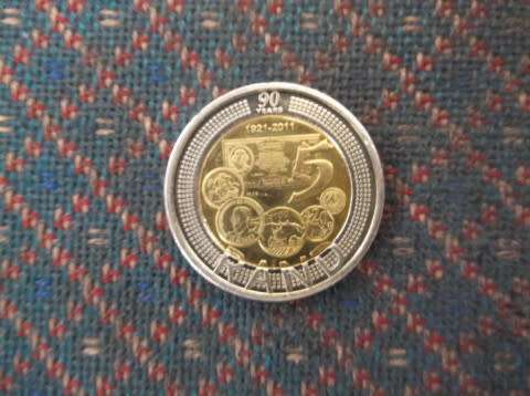 COIN :  SOUTH AFRICA 2011 - 90 YEARS SA RESERVE BANK 1921 - 2011 ( UNCIRCULATED )